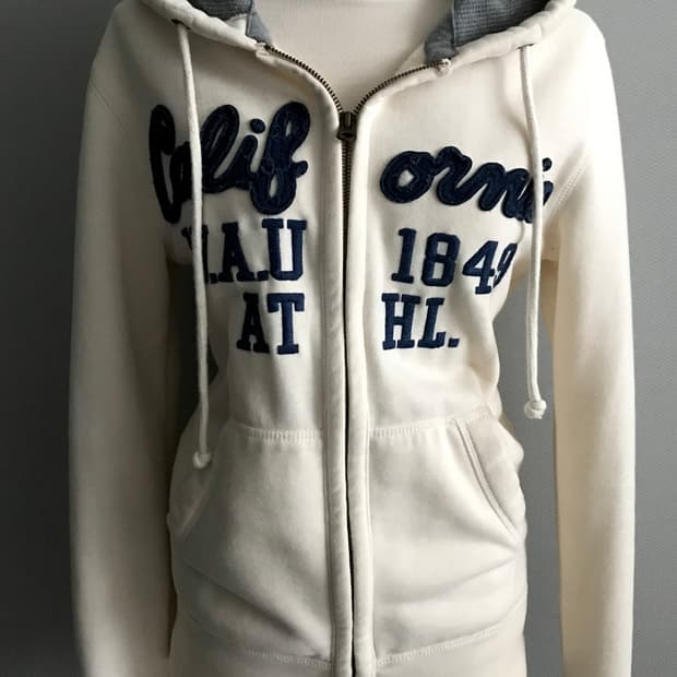 후아유 슬림핏 후드집업 팔아요