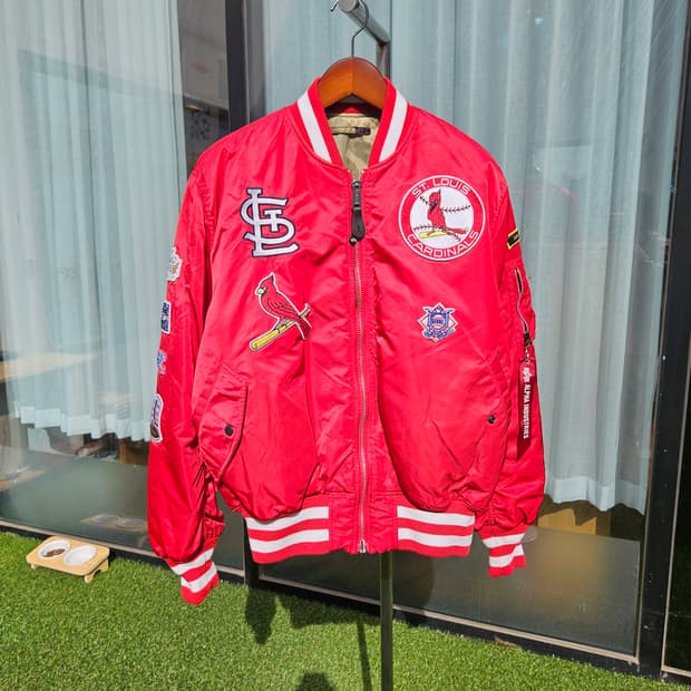 뉴에라 X 알파인더스트리 리버시블 봄버 자켓