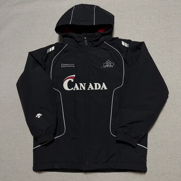 데상트 캐나다 스피드 스케이팅 패딩 자켓