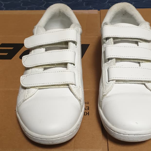 라코스테 벨크로 스트랩 레더 화이트 스니커즈 UK4 (235)