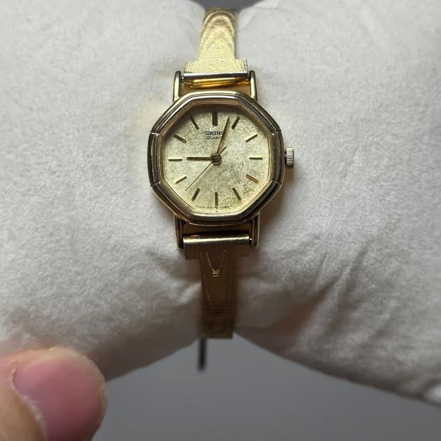 Seiko Vintage Octagon Quartz 1221-5230