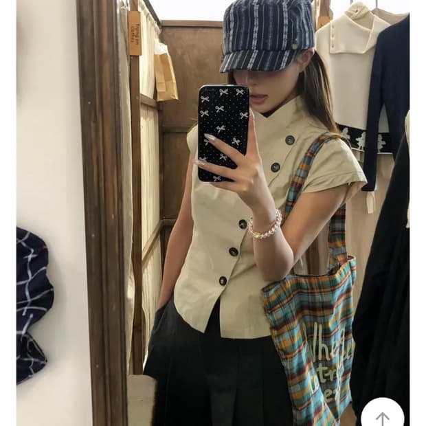 에이블리 차이나카라 사선 버튼 베이지 블라우스