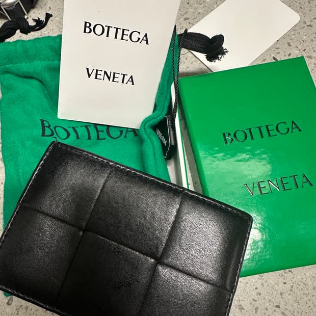 보테가베네타 카드지갑