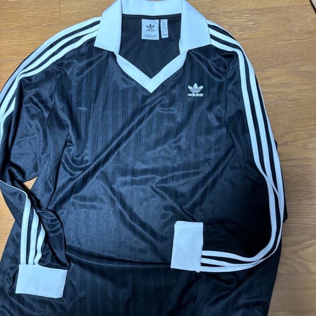 아디다스 풋볼티