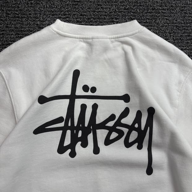 스투시 베이직 빅로고 미니멀 크루넥 스웻 셔츠 2042