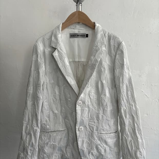 Issey Miyake 이세이미야케 화이트 컬러 링클 가공 자켓