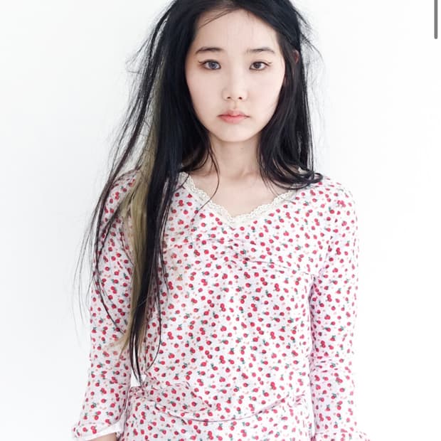 샵페어리 리틀 스트로베리 레이스 탑 화이트