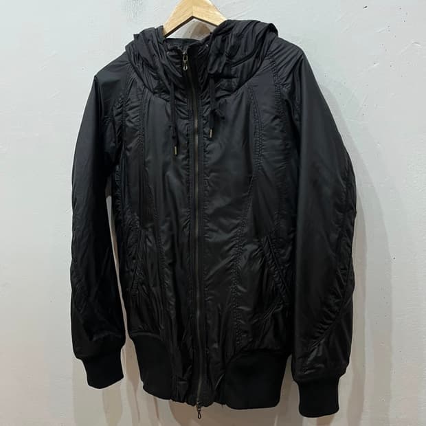 GOA 고아 절개 패디드 봄버자켓