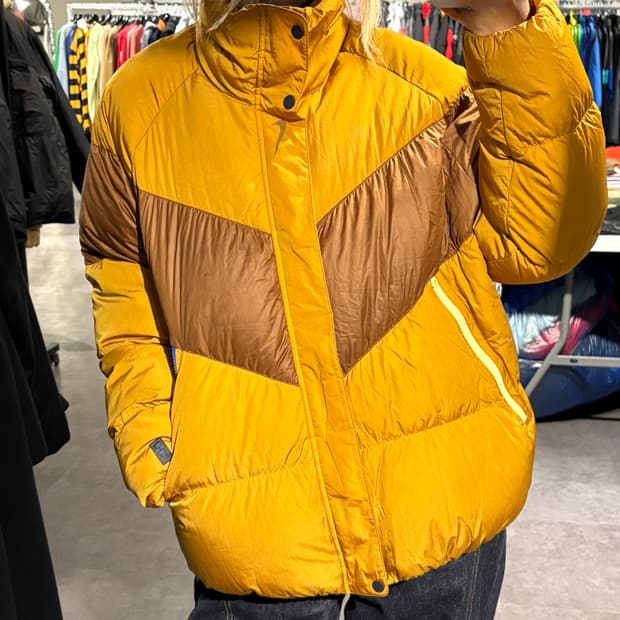 나이키 된장 브라운 배색 빅스우시 올드스쿨 덕다운 오리털 다운 필 패딩 