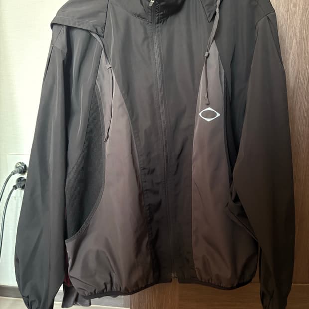 미스치프 바람막이