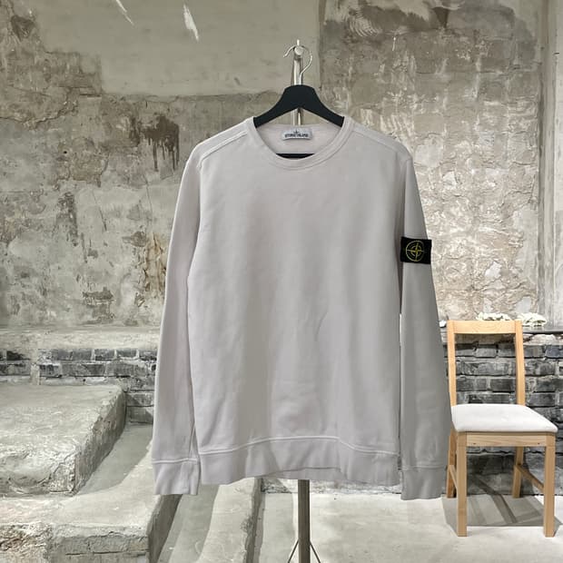 스톤 아일랜드 화이트 와펜 베이직 스웻 셔츠