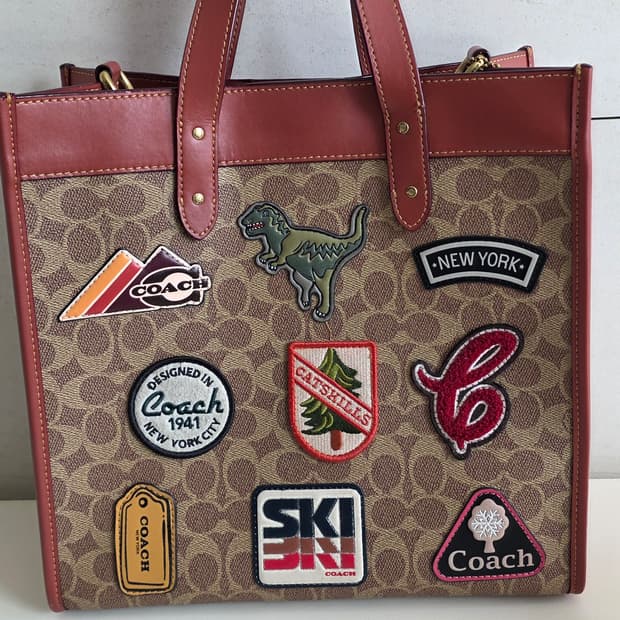 코치 시그니처 패치 토트백