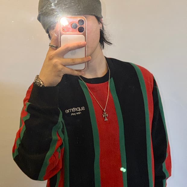 슈프림 버티컬 크루넥