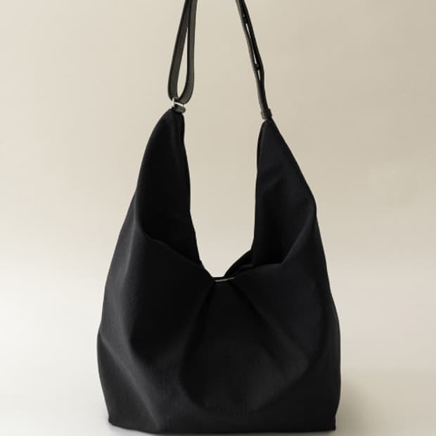 [킨더살몬] Mia Oversized Bag (박스포장 새상품)