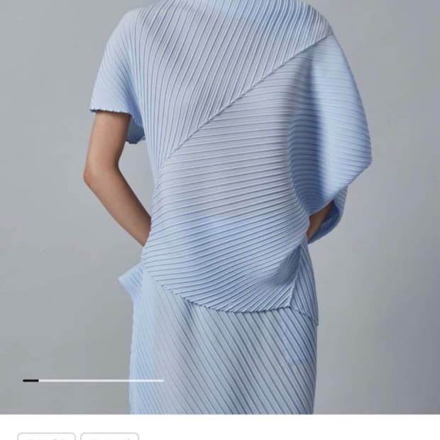 ISSEY MIYAKE 소프트 폴드 플리츠 탑