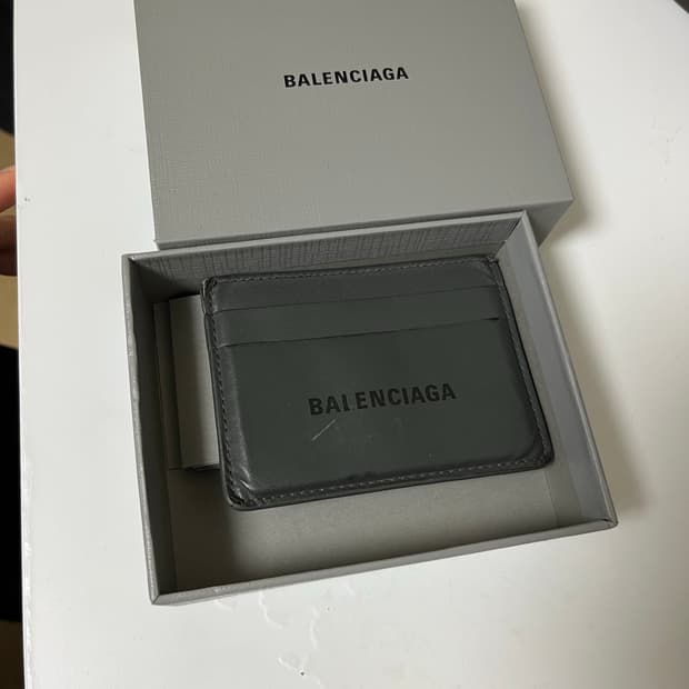 발렌시아가 로고 지갑