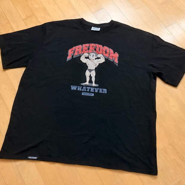 프리덤 더블 바이셉스 맨 프린팅 티셔츠 (블랙)