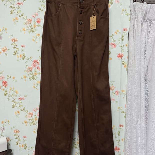 포버튼 브라운 팬츠