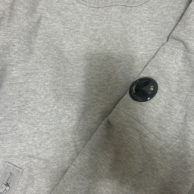 Cp컴퍼니 맨투맨