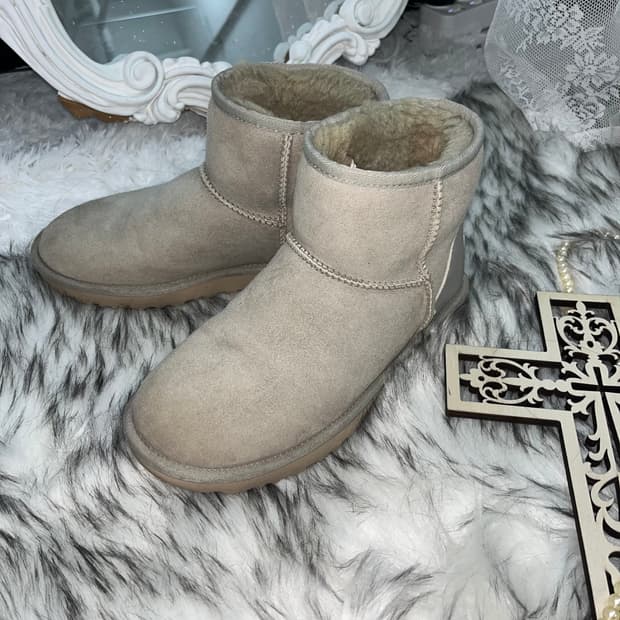Ugg 베이지 숏부츠
