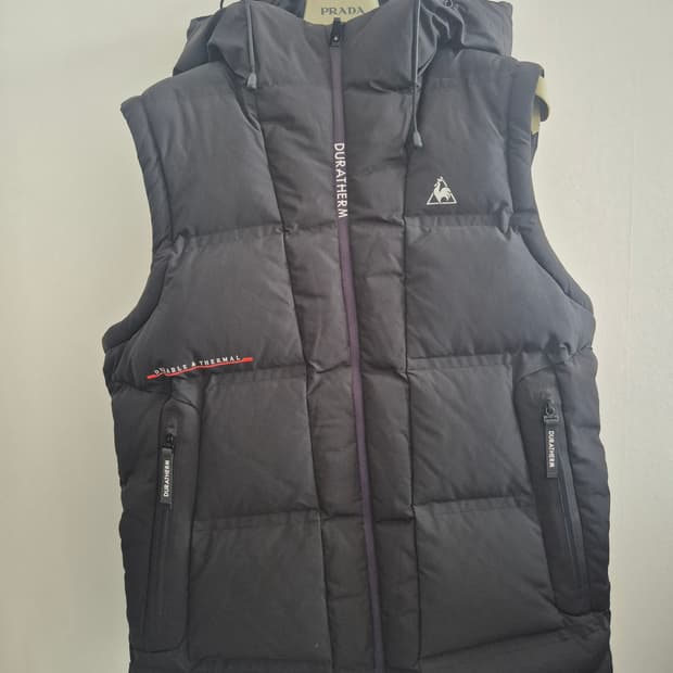 르꼬끄 듀라썸 다운 베스트 패딩조끼 거의 새것