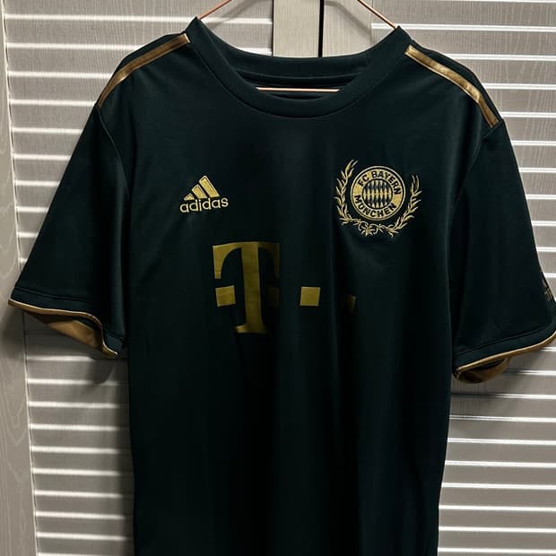 바이에른 뮌헨 21-22 옥토버페스트 유니폼