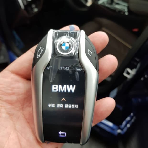 BMW 디스플레이 스마트키