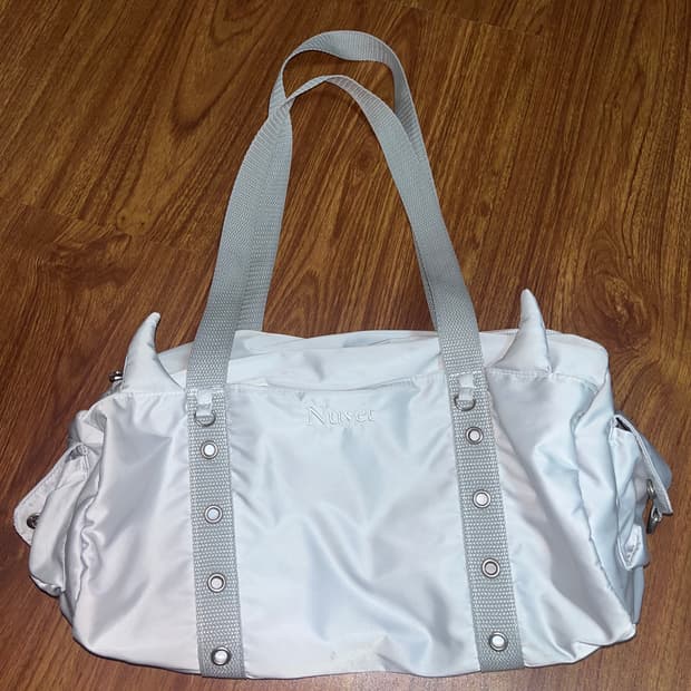 nuyet Devil round boston bag 누엣 가방 실버