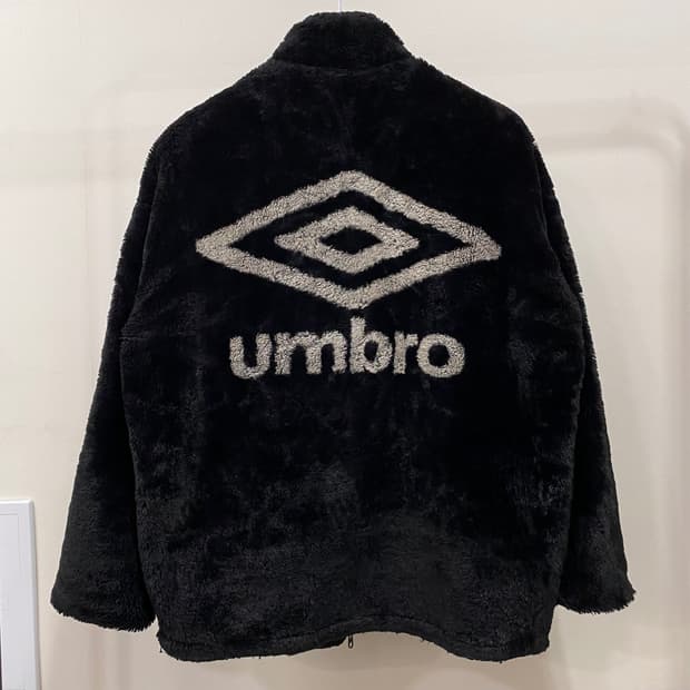 엄브로 리버시블 퍼 후리스 점퍼