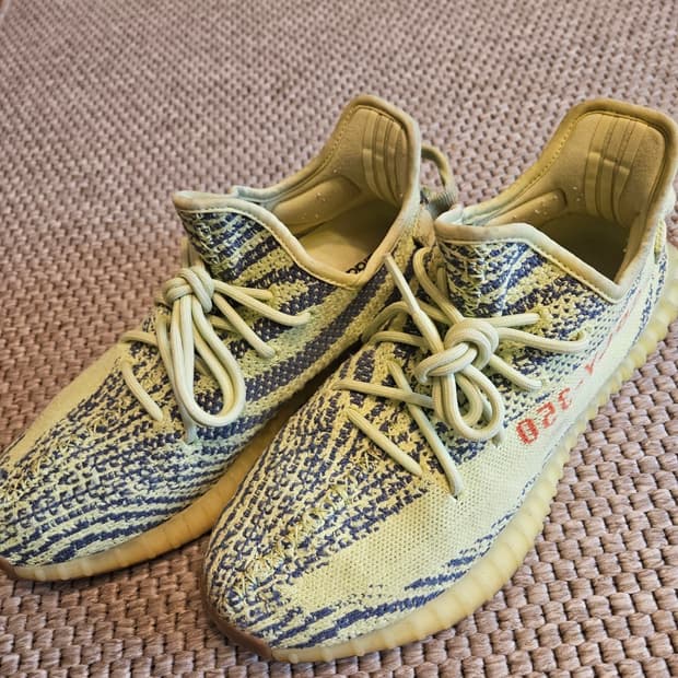 이지부스트 350 세미프로즌옐로우 265