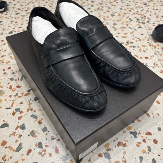 더 로우 소프트 로퍼 42사이즈