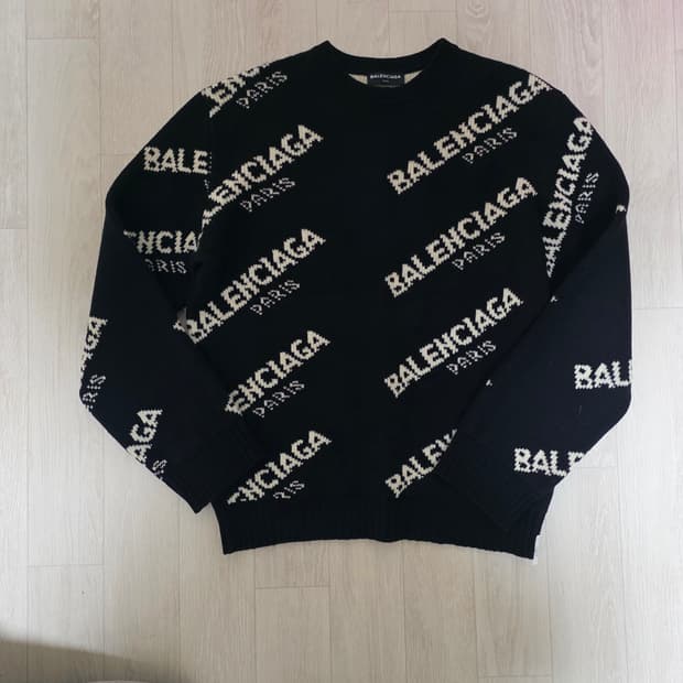 발렌시아가 사선 로고 니트