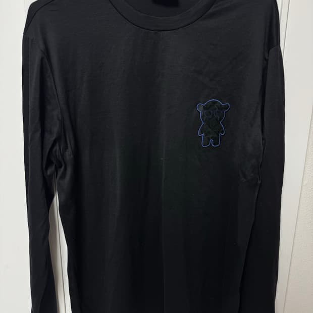 엠포리오 아르마니 긴팔