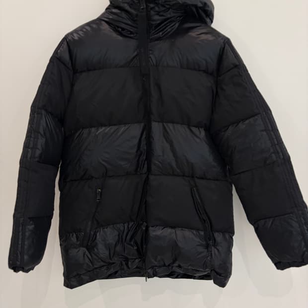 아디다스 블랙유광패딩 