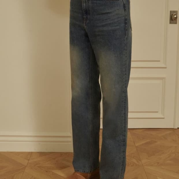 [S]STU 22FW 브러쉬 워시드 데님 팬츠 샌드 인디고