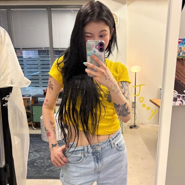 자라 백예린 티셔츠