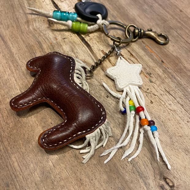 사슴가죽 비즈 별모양 키링
