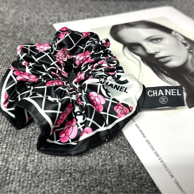 샤넬 까멜리아 핑크 헤어슈슈