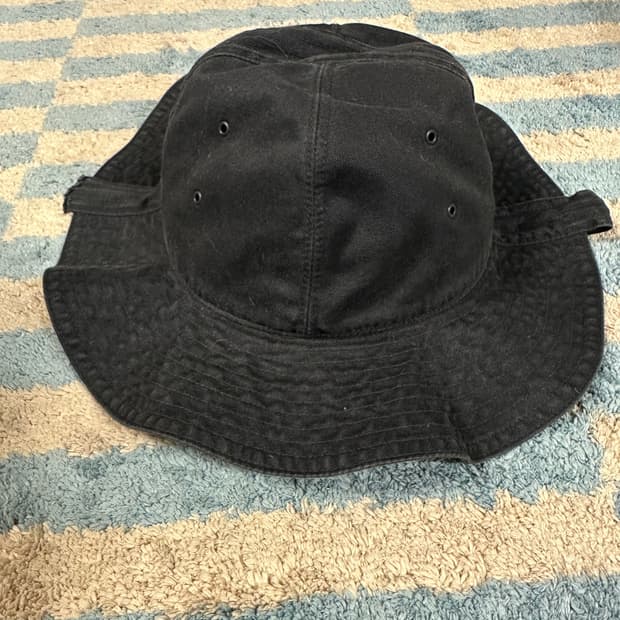 캐피탈 라디오 튤립햇 블랙