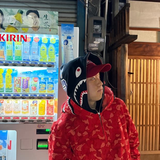 베이프 서울 스토어 7주년 더블 샤크 적계 후드집업 XL