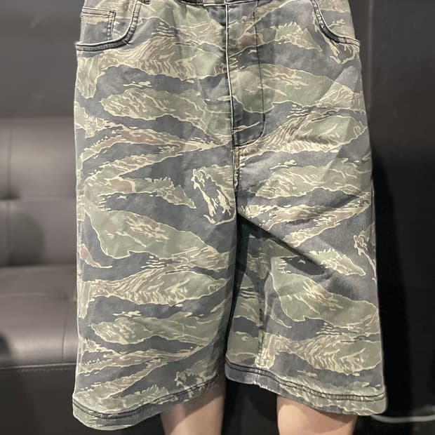 뉴에라 카모 반바지