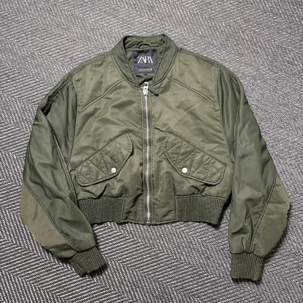 자라 카키색 봄버 크롭 자켓(S)