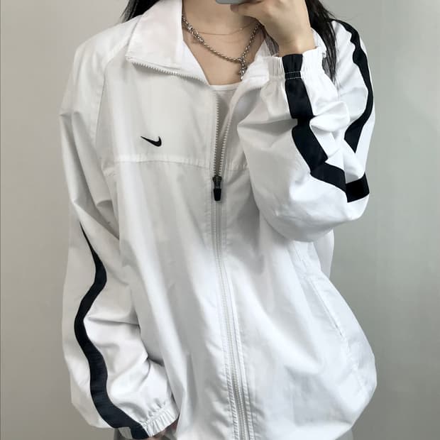 NIKE 화이트 바람막이 트랙탑 