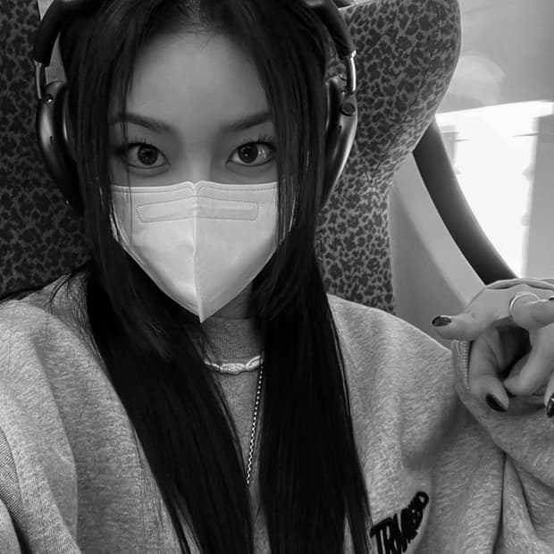 PEARL COLLAR 004[PUREBLACK STUDIO]