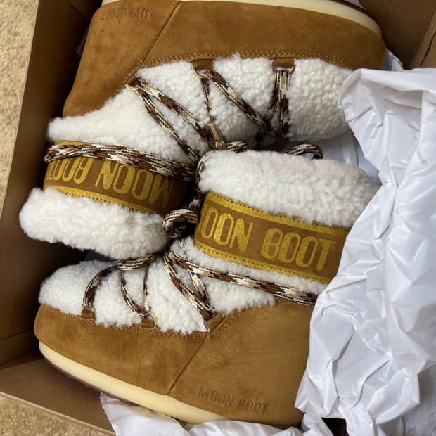 문부츠 로우시어링 오프화이트 컬러 (새상품)