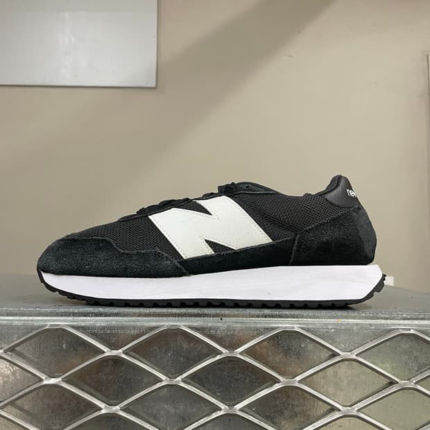 뉴발란스 237 블랙 화이트 265
