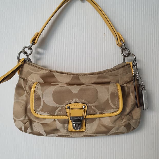 코치 시그니처 숄더백