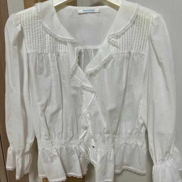T/T Colette frill blouse