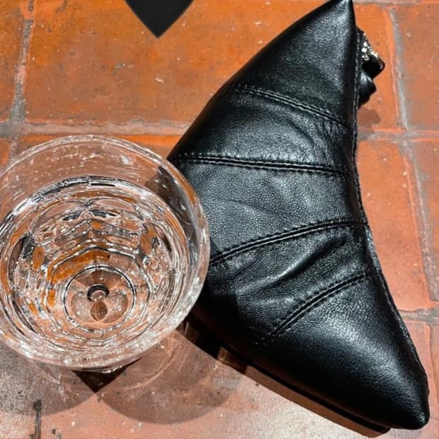 르메르 가방 크루아상 코인 퍼스 ….