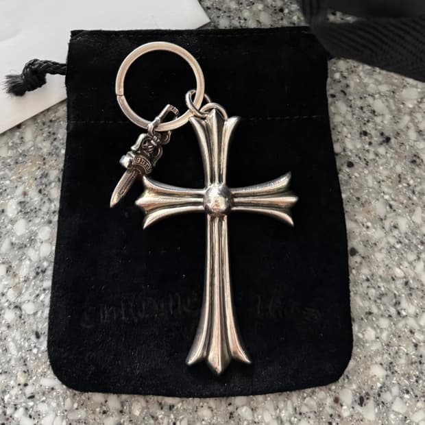 크롬하츠 라지크로스 대거 키링